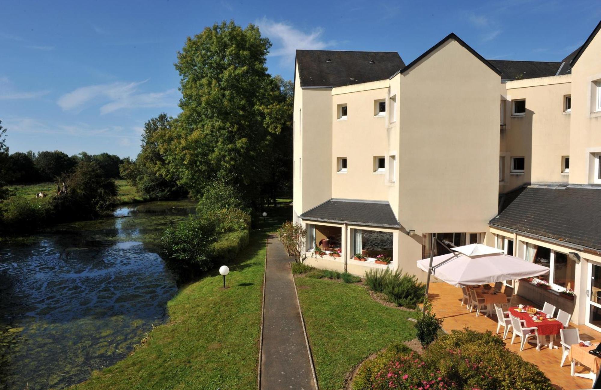 Logis Hotel Le Relais Du Moulin Valençay Екстериор снимка