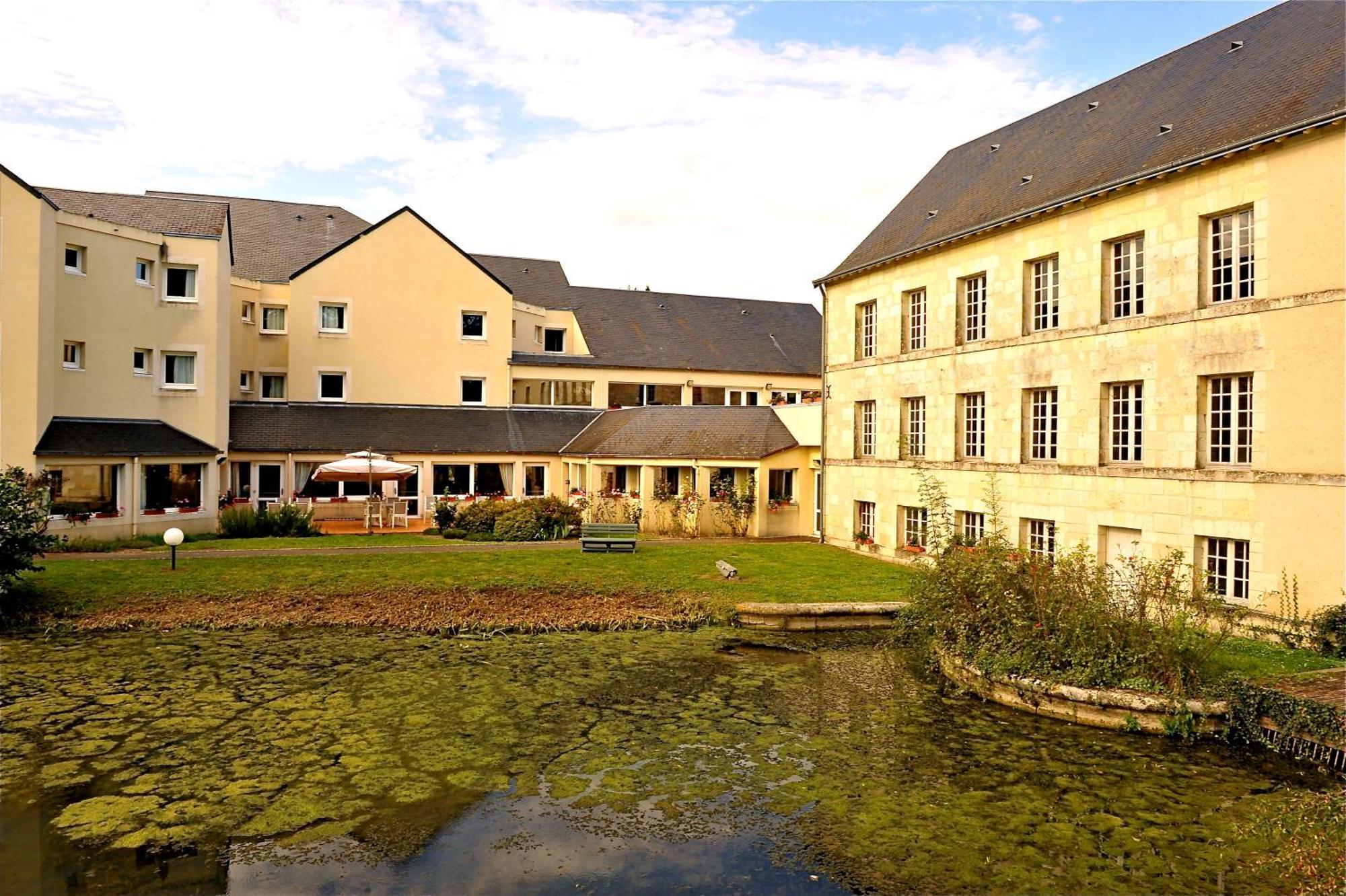Logis Hotel Le Relais Du Moulin Valençay Екстериор снимка
