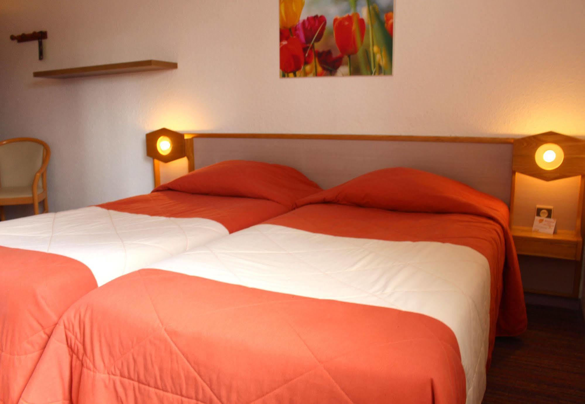 Logis Hotel Le Relais Du Moulin Valençay Екстериор снимка