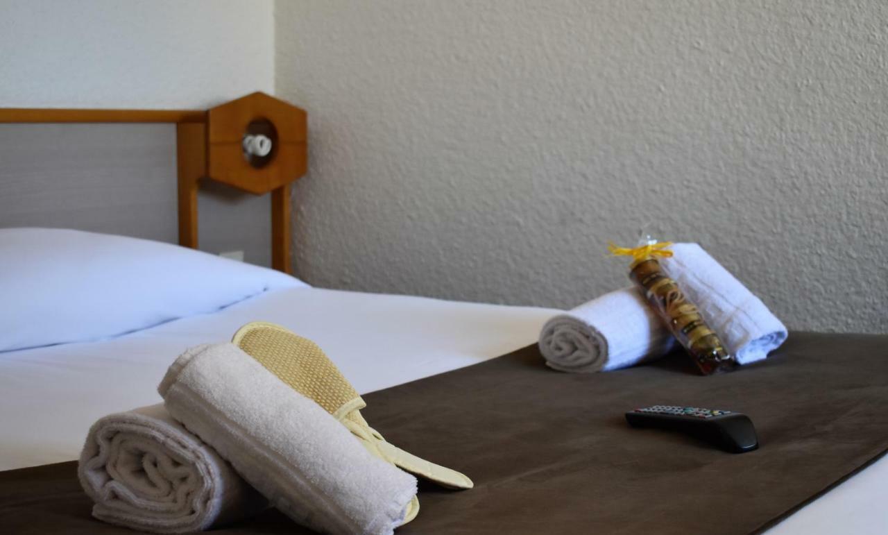 Logis Hotel Le Relais Du Moulin Valençay Екстериор снимка